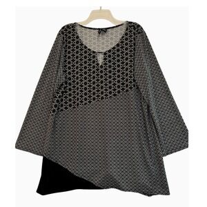 New Directions Woman 3X Tunic Top Black White Geometric Print Long Sleeve Blouse